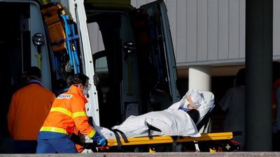 Sanidad valora el traslado de pacientes entre comunidades autónomas para descongestionar UCIs