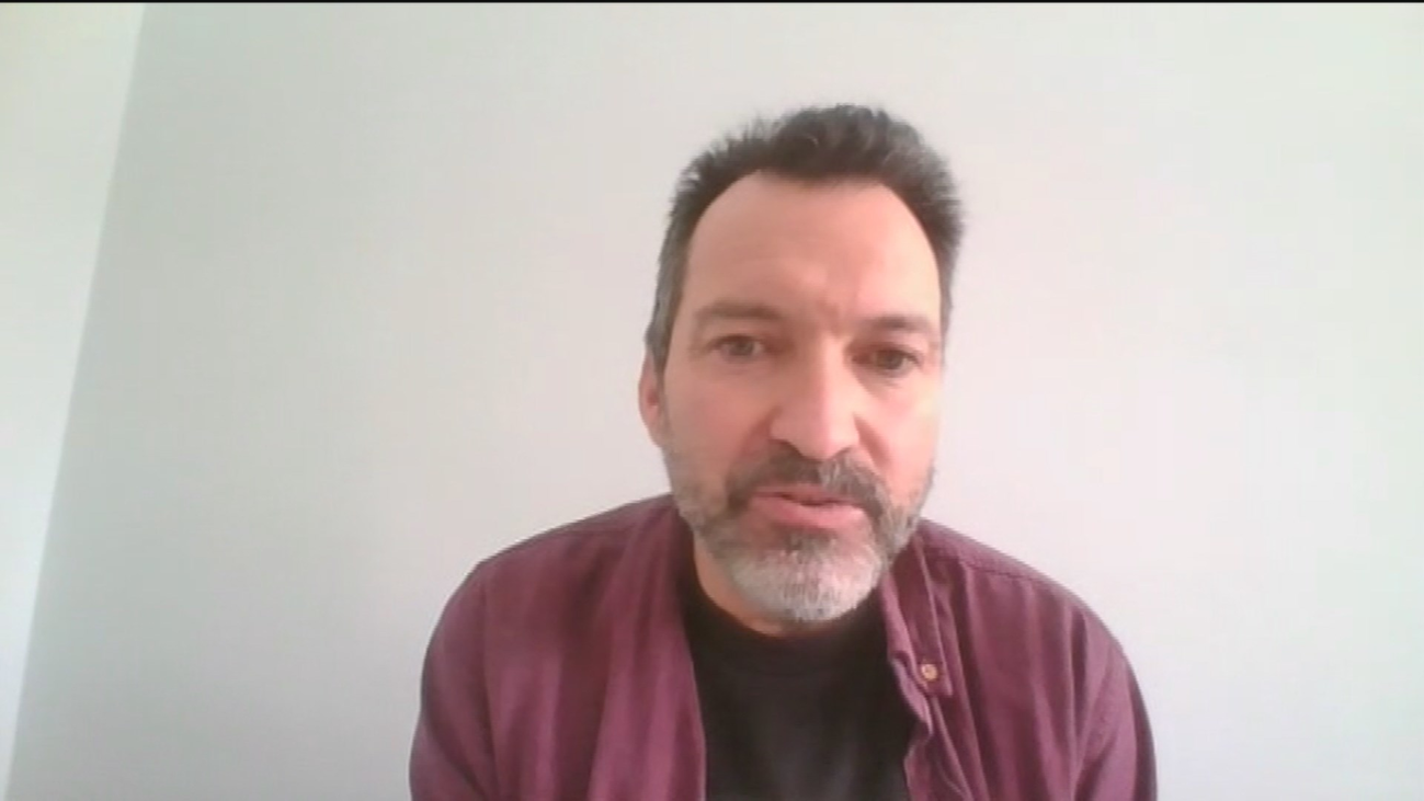 Víctor Jiménez, microbiólogo: "Muy pronto tendremos ensayos clínicos de vacunas"