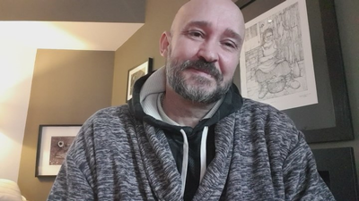 El fotógrafo Javier Mantrana da las gracias al Clínico San Carlos: "Creí que iba a morir y me han salvado la vida"