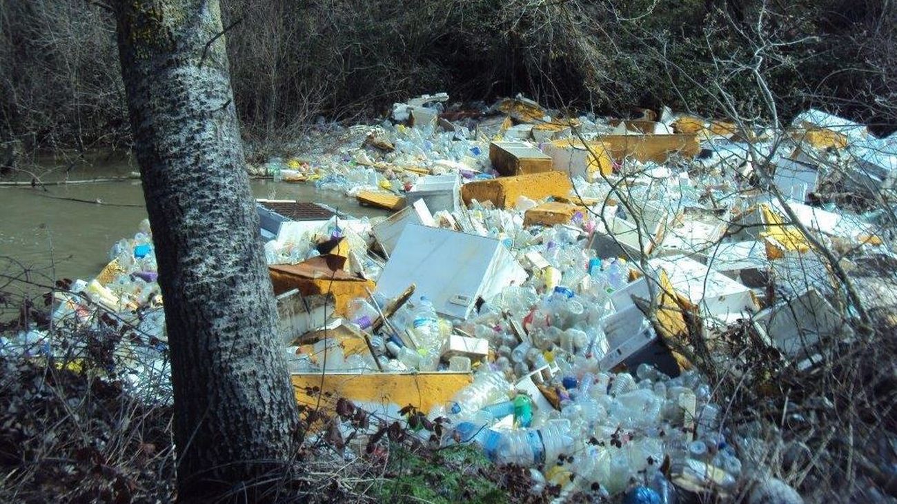 Móstoles limitará el acceso al río Guadarrama para poner freno a los vertidos
