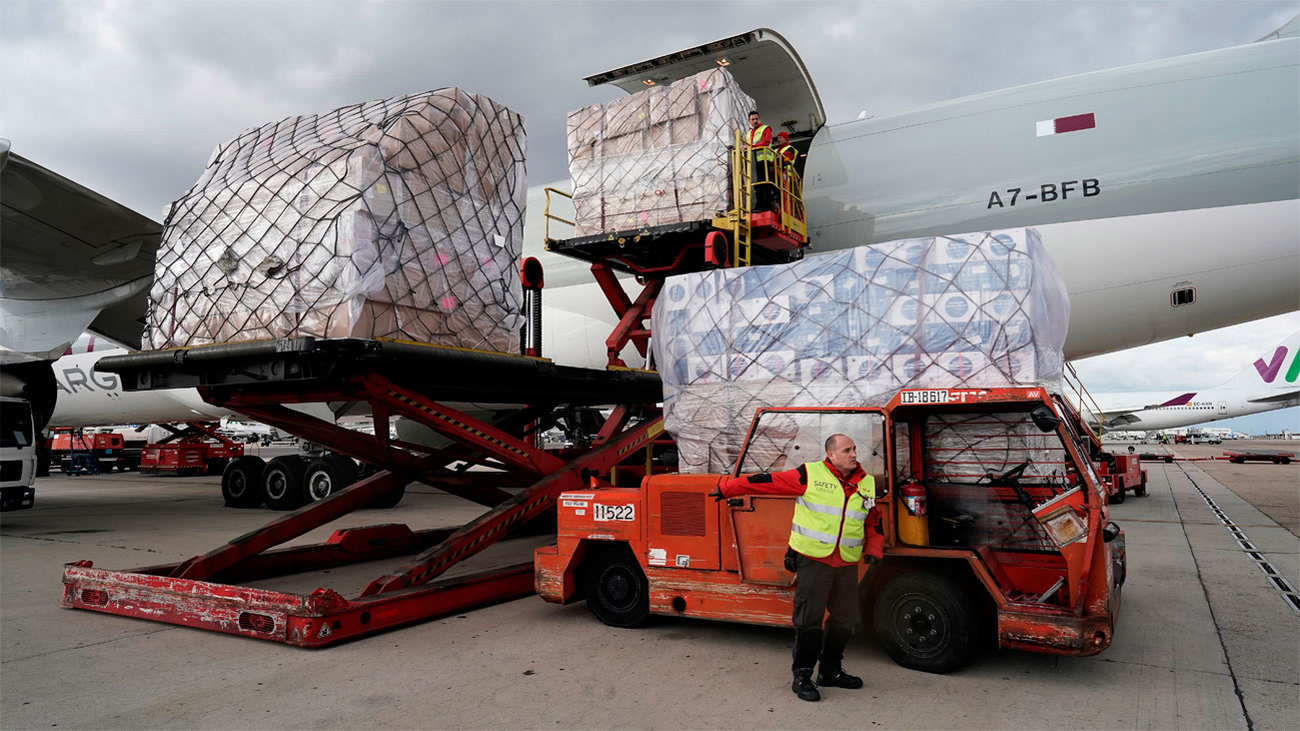 Llegan 58 toneladas de material sanitario para los hospitales madrileños