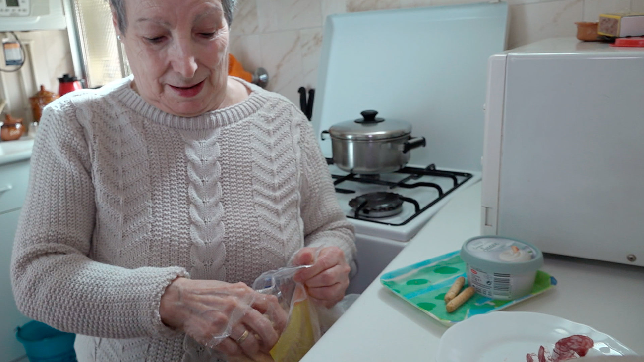 El teléfono de compañía a mayores de Madrid recibe 3.500 llamadas en una semana