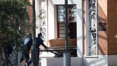 Buscando el cadáver de un familiar