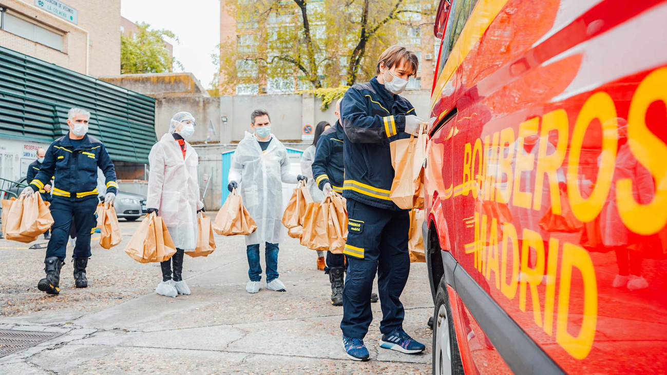 La ONG del chef José Andrés elabora menús para las familias madrileñas más vulnerables