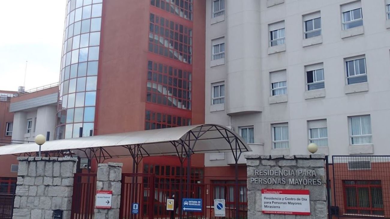 La residencia Mirasierra niega que escondiera mascarillas a sus ancianos durante una desinfección del Ejército