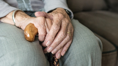 ¿Cómo envío una documentación a Francia para cobrar una pensión?