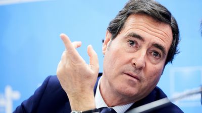 La CEOE estima que el PIB caerá entre un 5% y un 9% y el paro podría crecer hasta en 900.000 personas