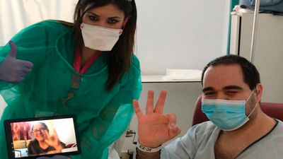 El final feliz de una pareja de sordos separados por el coronavirus gracias a los sanitarios del 12 de Octubre