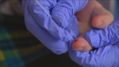 Más de 200 residencias de Madrid han solicitado a la Comunidad recoger test rápidos