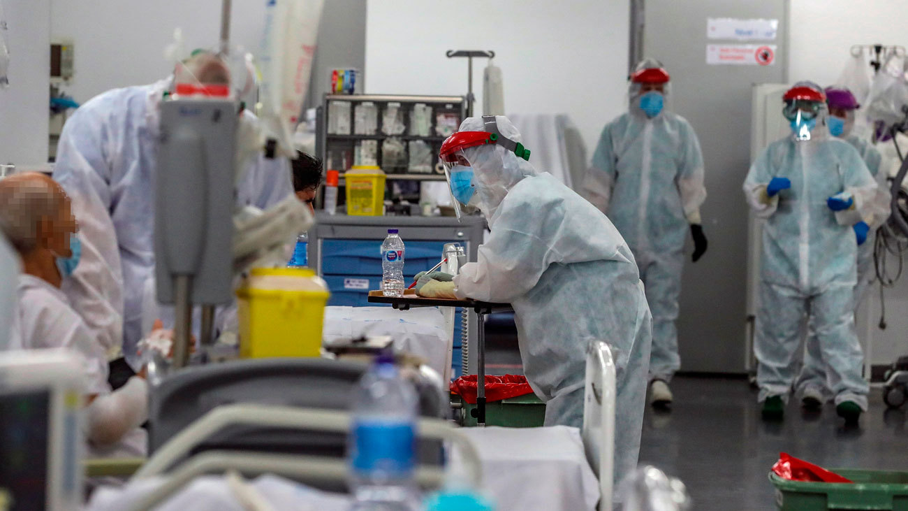 Personal sanitario trabajando en el hospital Puerta de Hierro