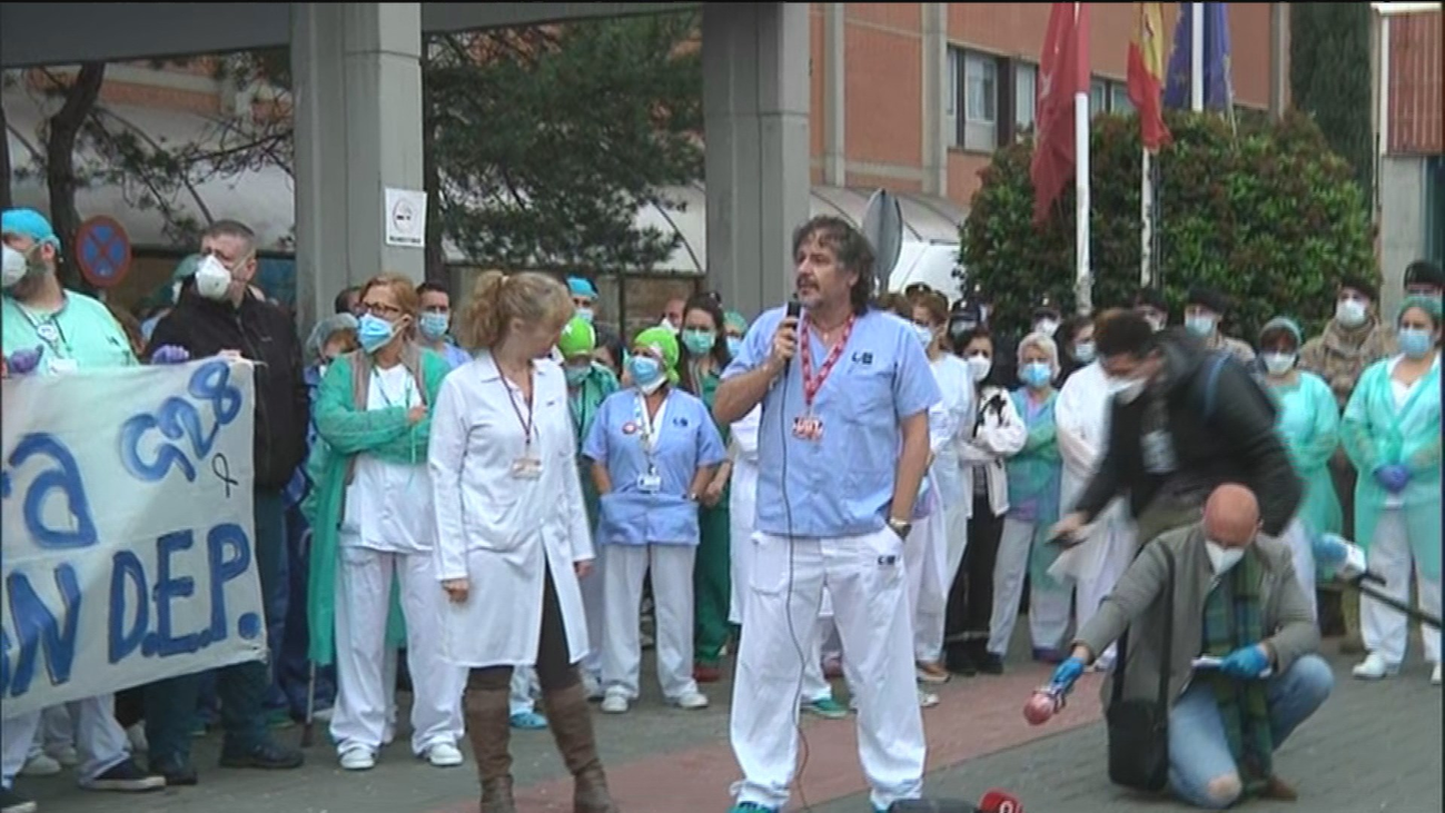 Homenaje en el Severo Ochoa al enfermero de 57 años muerto por coronavirus