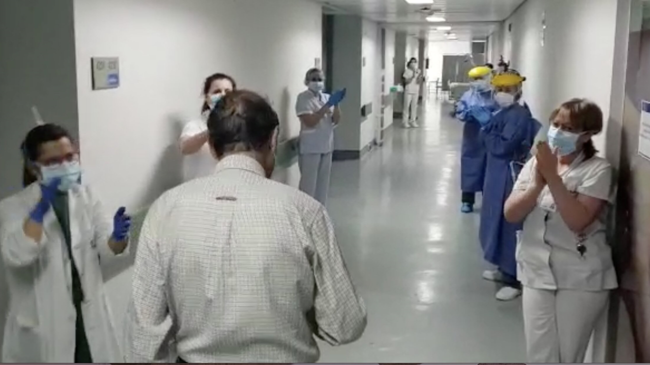 ¿Puedes usarse los anticuerpos de alguien que ha superado el coronavirus para inmunizar a otras personas?