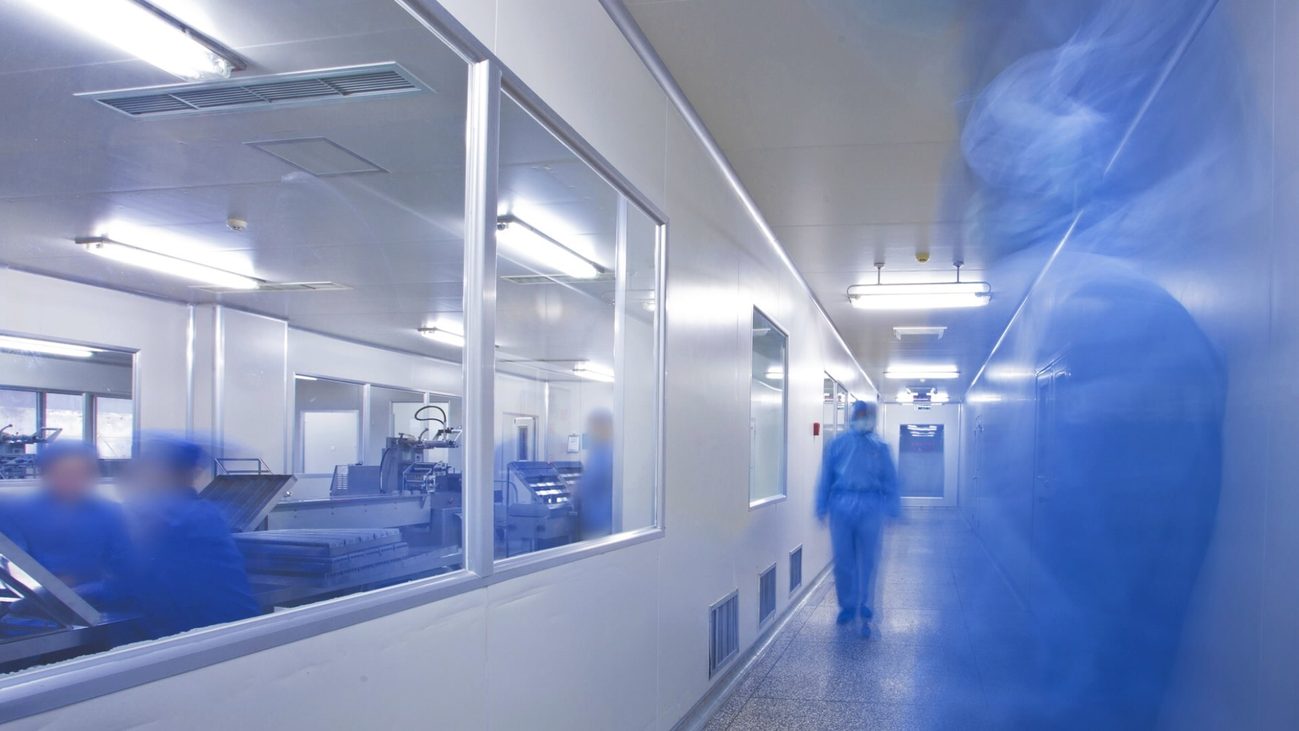 Los hospitales madrileños inician planes de repliegue tras bajar las muertes y los ingresos en las UCI