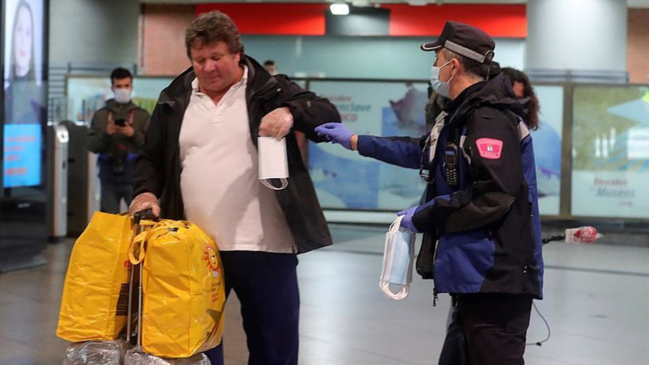 Nuevo y leve repunte de muertes por coronavirus en España, pero siguen bajando los contagios