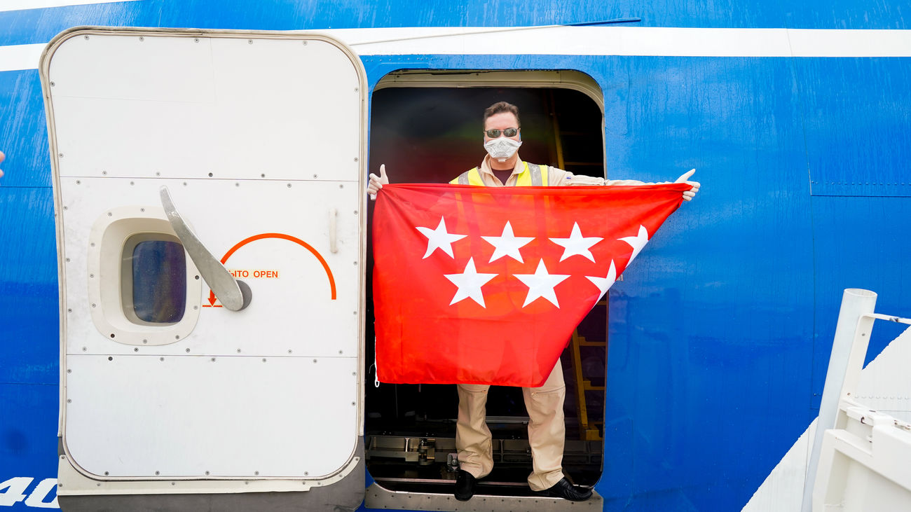 Llega un nuevo avión a Madrid con material sanitario