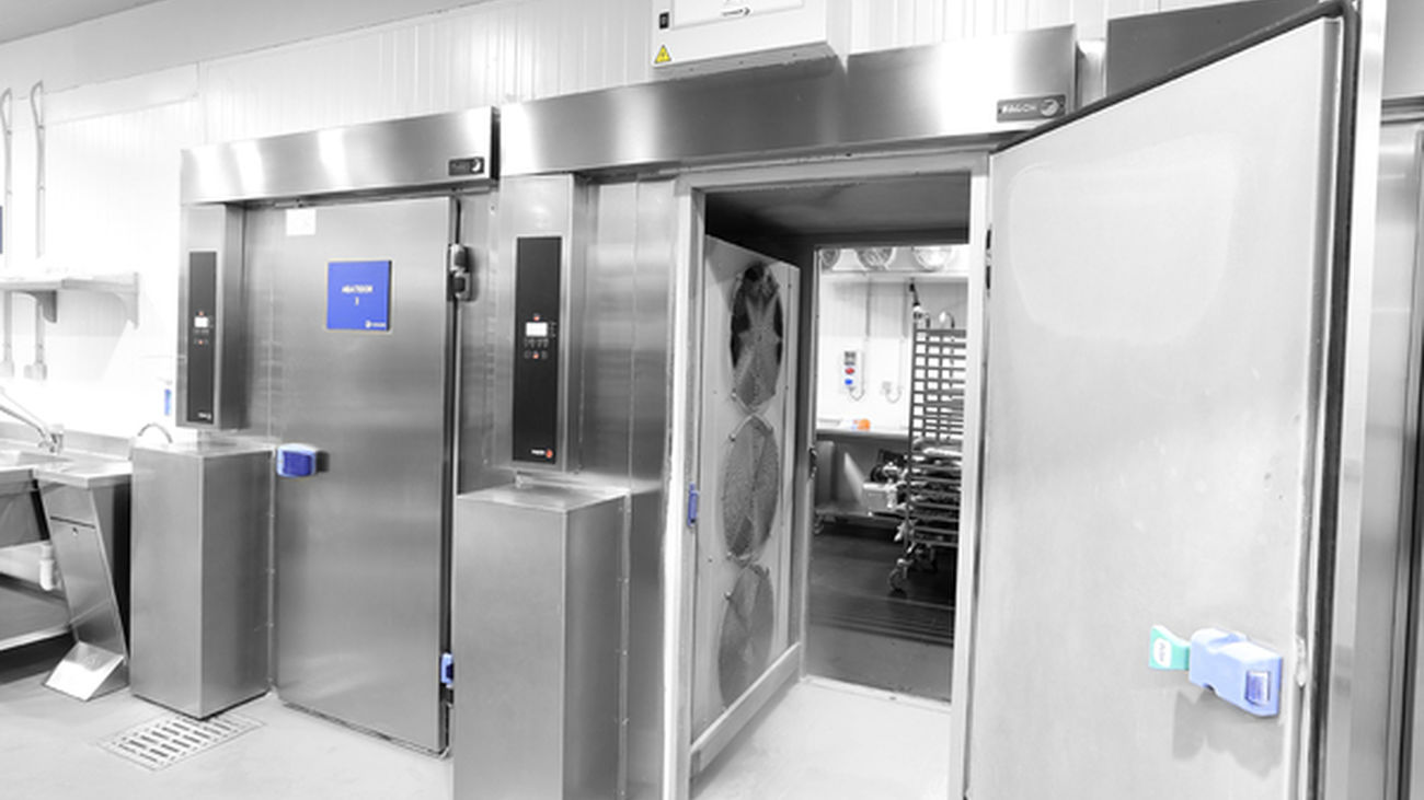 Comidas solidarias para personas sin recursos en las cocinas del Wanda Metropolitano