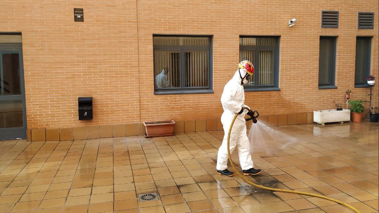 Leganés ofrece a la Comunidad aumentar la colaboración ante la "tragedia" de las residencias en el municipio