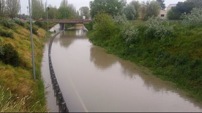 Inundada la M-506 sentido Móstoles a la altura de Fuenlabrada