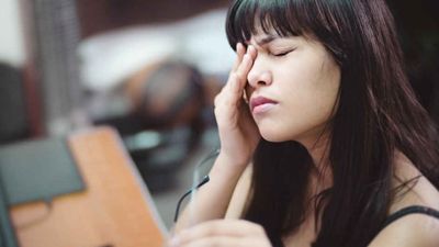 Estudian un brazalete que vibra cuando nos tocamos la cara contra el COVID-19