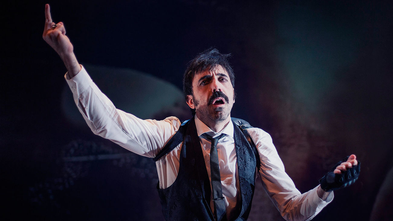 El actor Israel Elejalde durante una interpretación en el Pavón Teatro Kamikaze