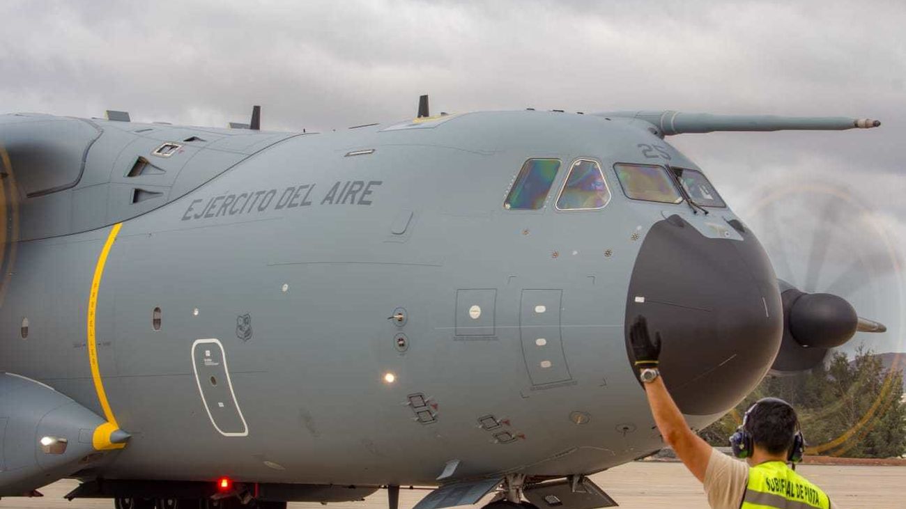 Aterriza en Torrejón el avión del Ejército  con material sanitario de Shangai