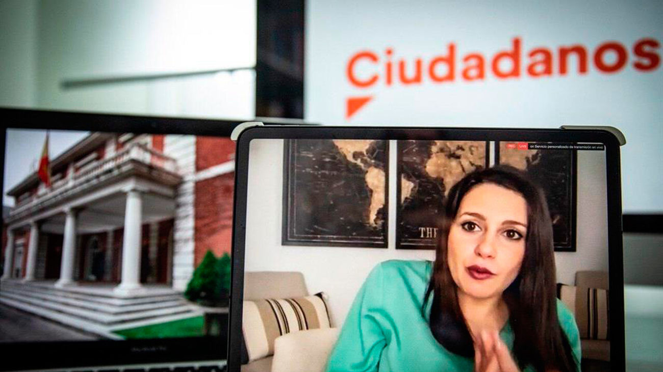 Inés Arrimadas: “El Gobierno tiene que cambiar porque ha cometido enormes errores”