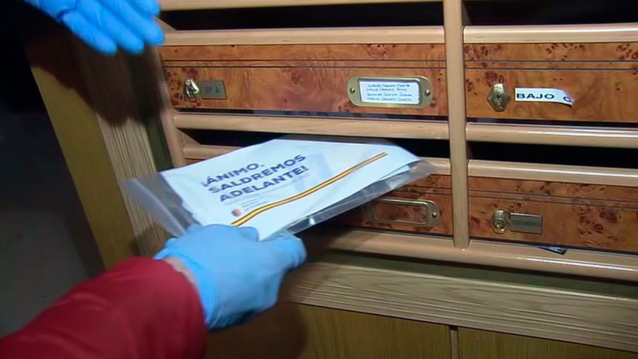 Pozuelo reparte 100.000 mascarillas en los buzones de los vecinos