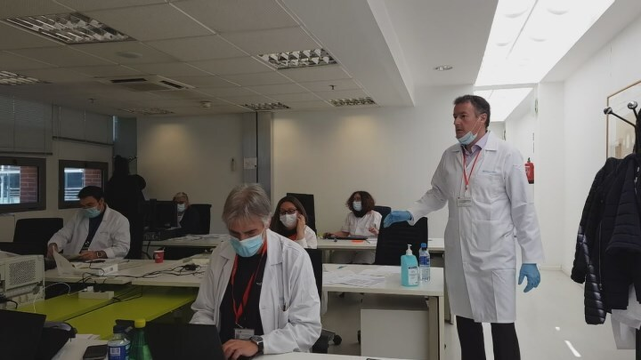 Los sanitarios de atención primaria vuelven poco a poco a sus puestos tras el repliegue de camas en Ifema