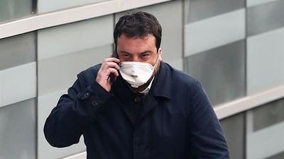 Dimite el alcalde de Badalona tras ser detenido por saltarse el confinamiento y con signos de embriaguez