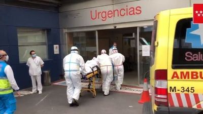 Herido grave un hombre con un corte en el cuello tras una reyerta en un piso de Canillejas