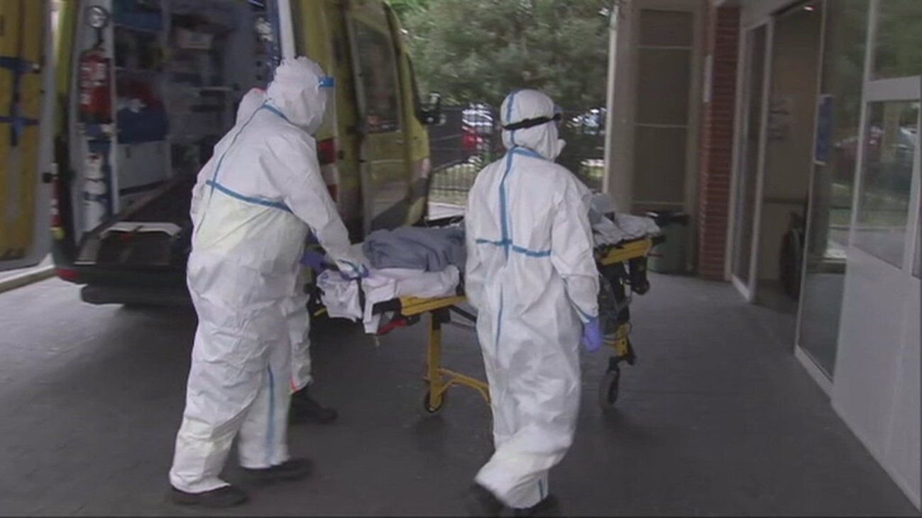 Telemadrid acompaña a una UVI móvil en el traslado de un niño en estado crítico por coronavirus