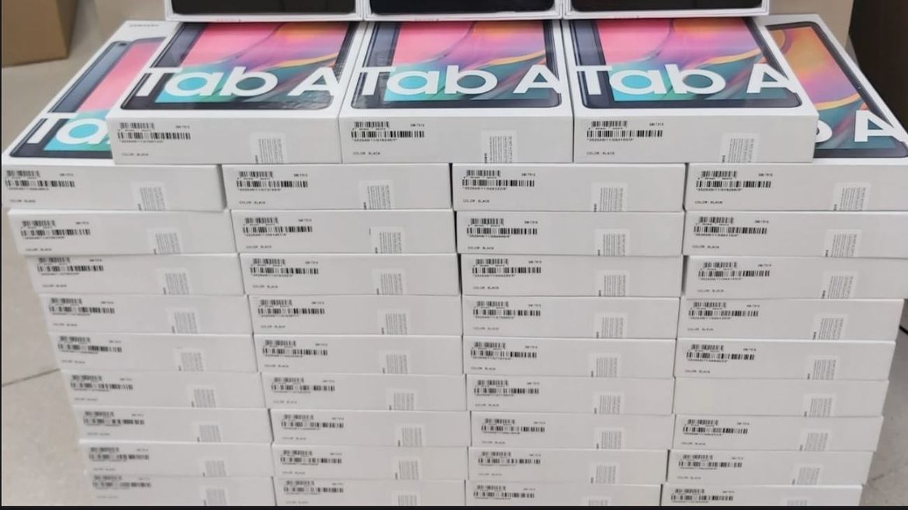 Mejorada del Campo entrega tablets a los estudiantes con menos recursos