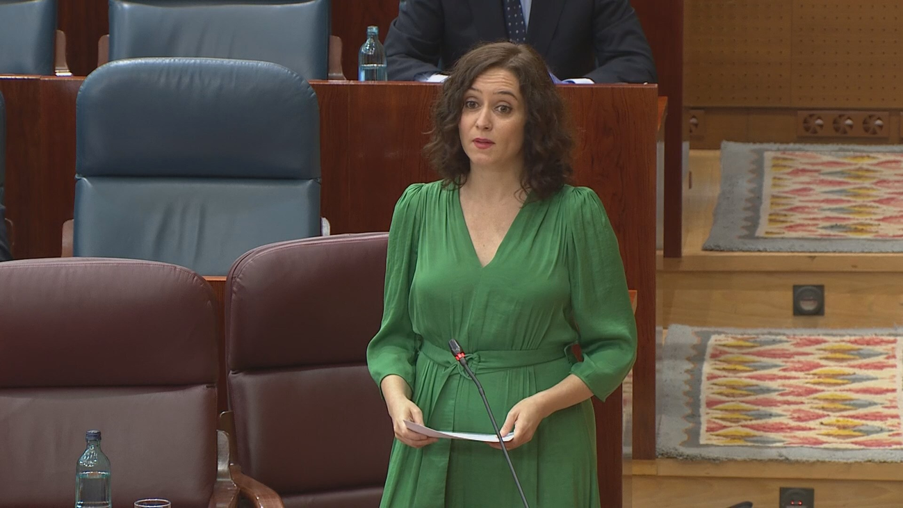 La Asamblea de Madrid reanuda su actividad semivacía, con mascarillas... y con nuevos desencuentros