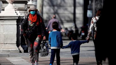 Madrid dará ayudas exprés de hasta 300 euros que se tramitarán en días para familias vulnerables
