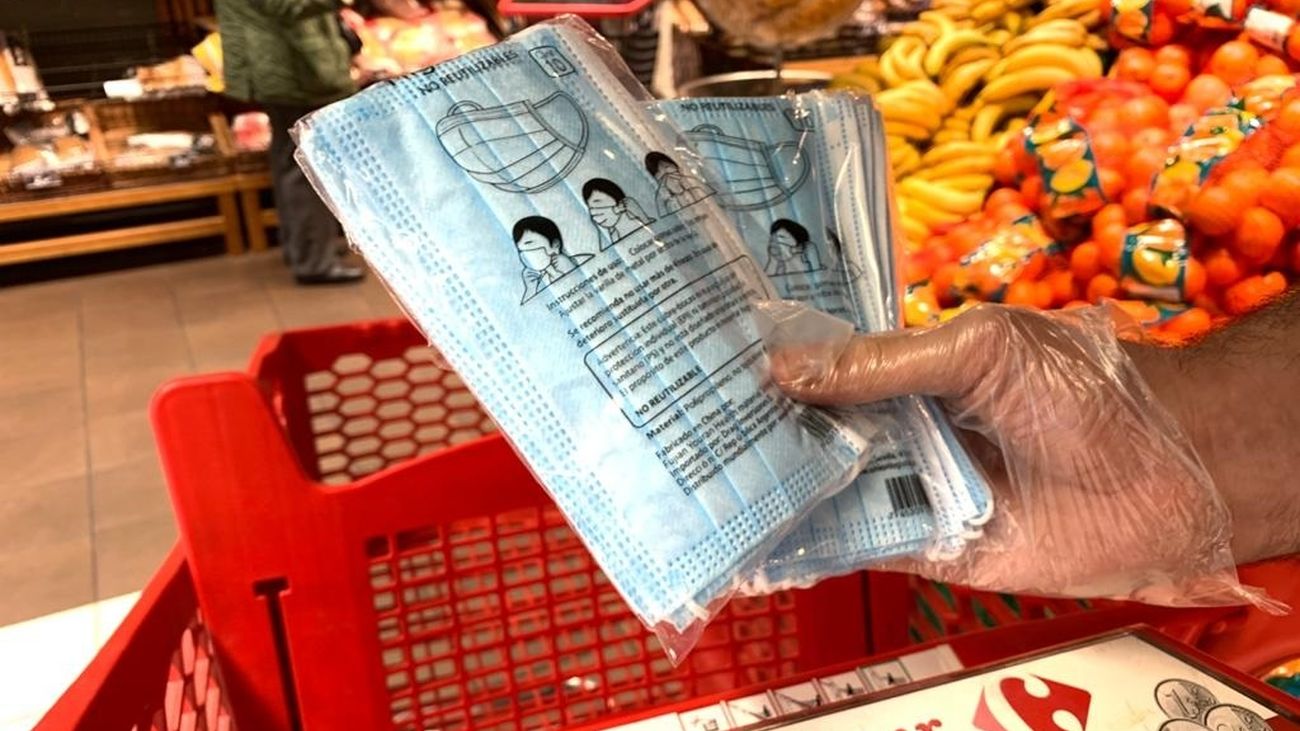Mascarillas puestas a la venta en Carrefour