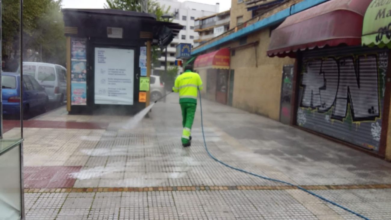 Limpieza de una calle de Móstoles