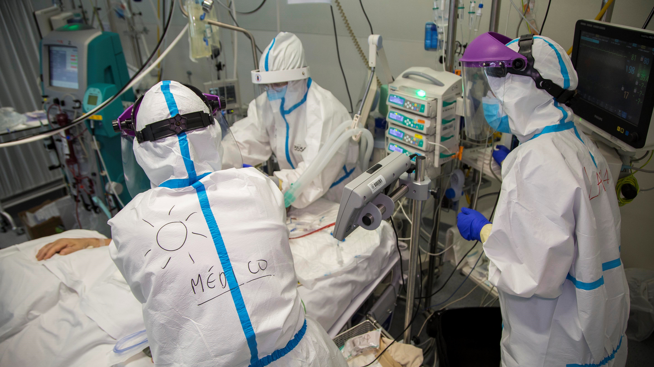 ¿Qué se ha aprendido del coronavirus en las UCI?