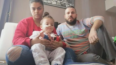 El pequeño David recibe el alta médica tras ser  trasplantado de seis órganos en el Hospital La Paz