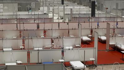Sanidad apunta que la apertura del hospital de Ifema no aliviaría la situación actual de las UCIs