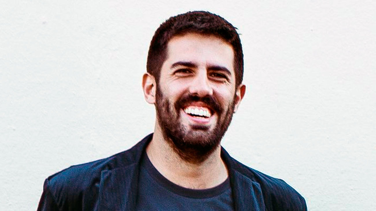 Adrià Salas prepara en casa el nuevo disco de 'La Pegatina'