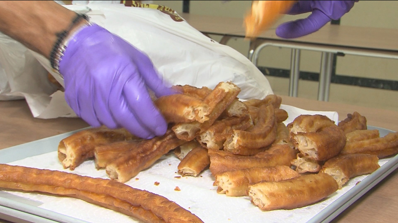 Cristian, el churrero solidario de Carabanchel