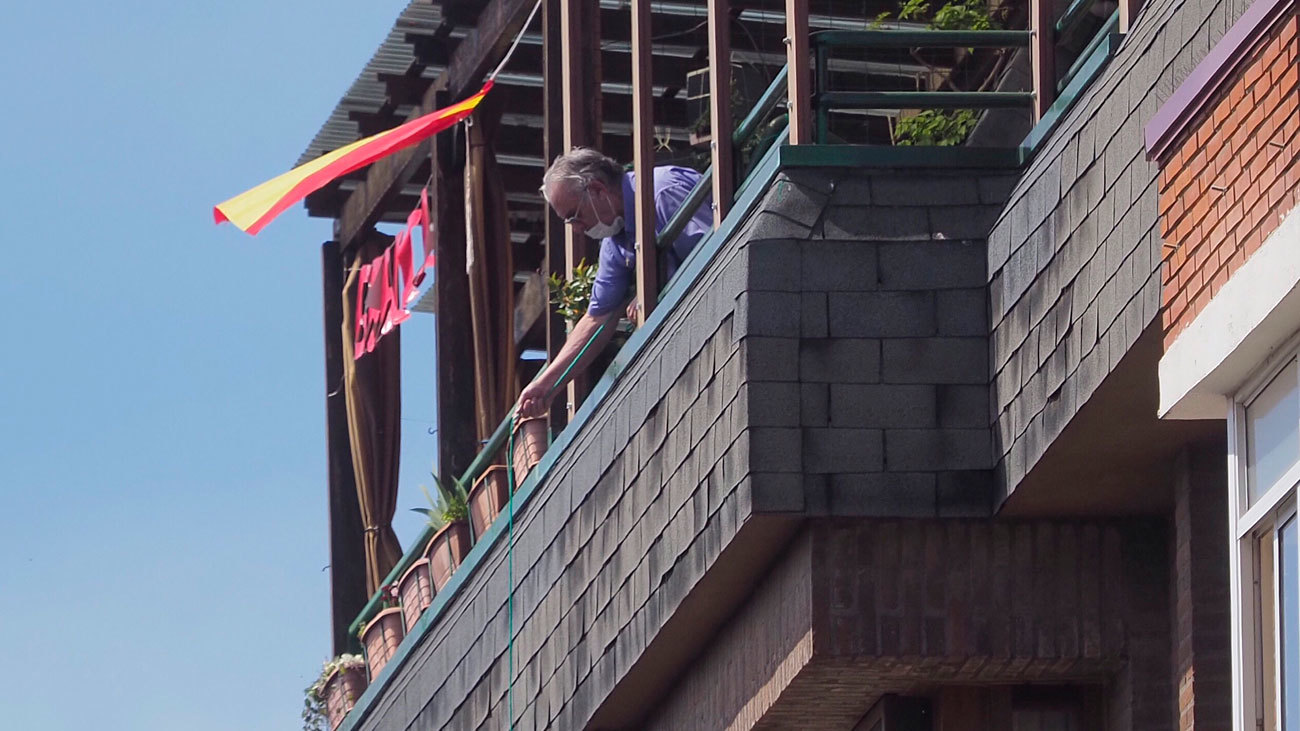 Un hombre mayor se atrinchera en su casa de Valladolid con dos escopetas