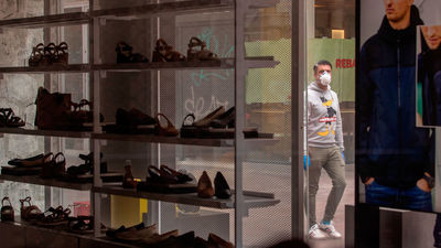 Madrid podrá abrir comercios y servicios sin cita previa