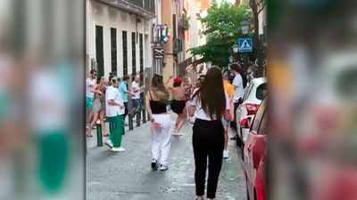 Un botellón irresponsable para celebrar las fiestas del 2 de mayo en Madrid