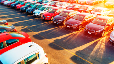 Las matriculaciones de coches se desploman un 96% en abril en España