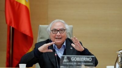 Gobierno y comunidades acuerdan poner un límite a los precios universitarios