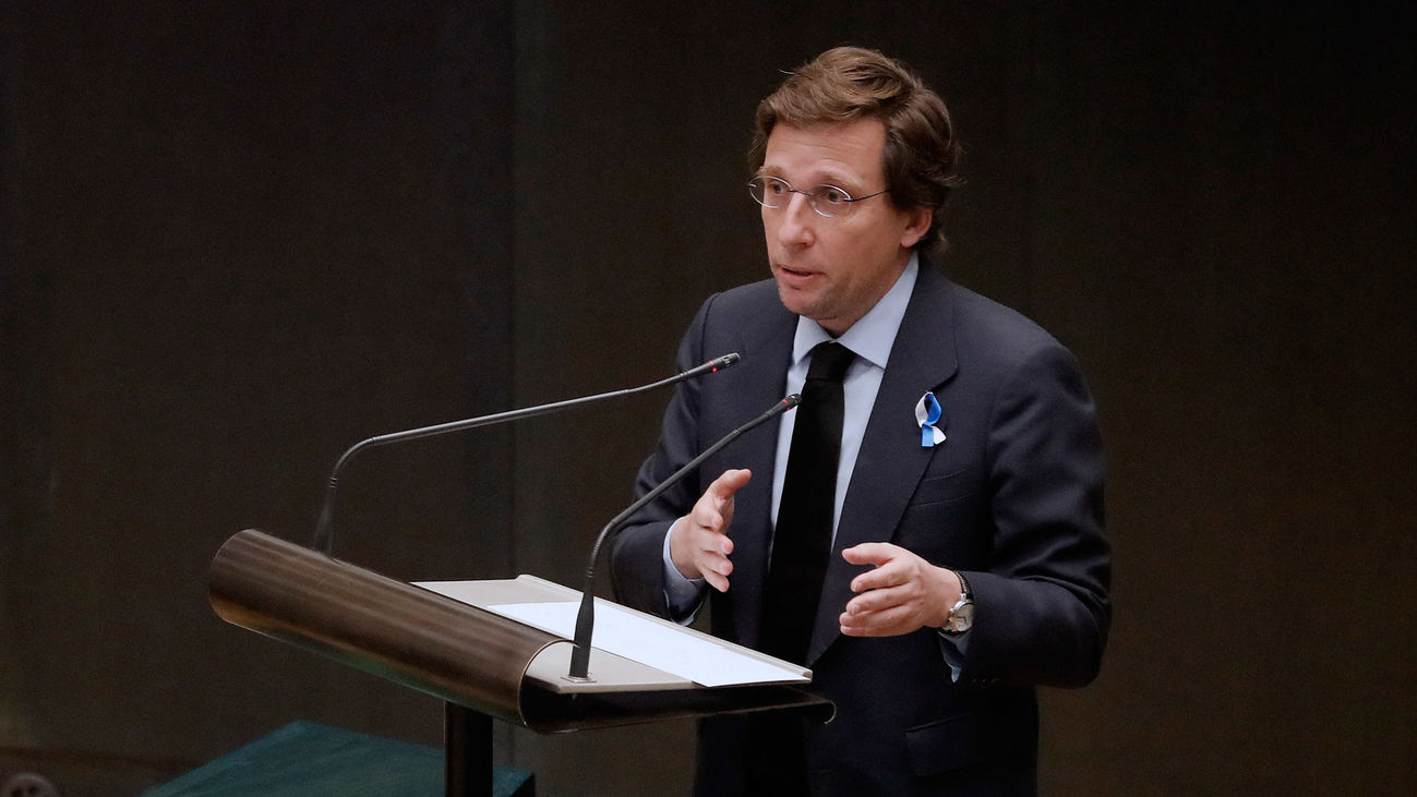 Almeida critica el "oscurantismo" de Sánchez para decidir quién va a fase 1