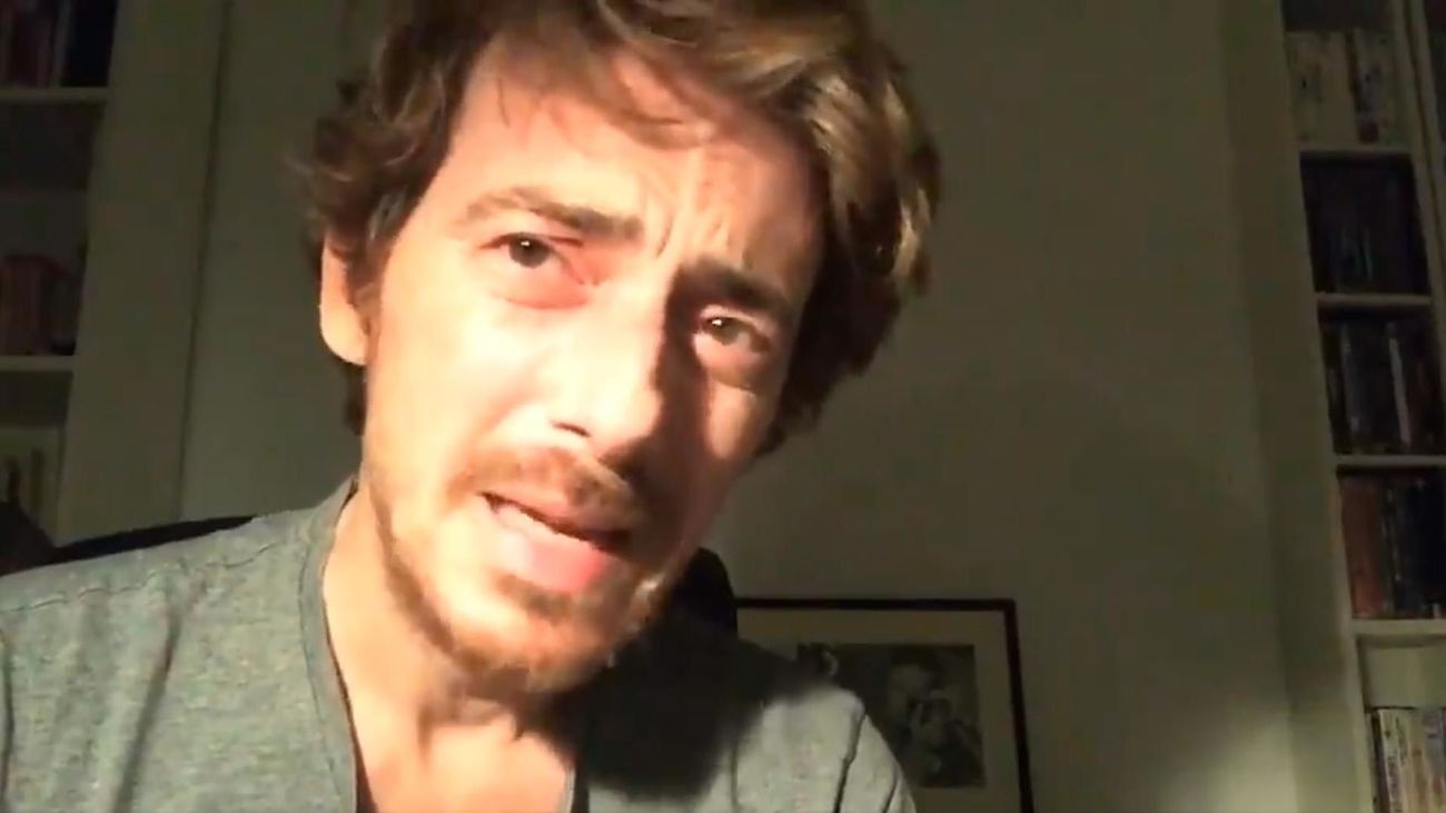 El actor Víctor Clavio, durante uno de sus recitales en casa