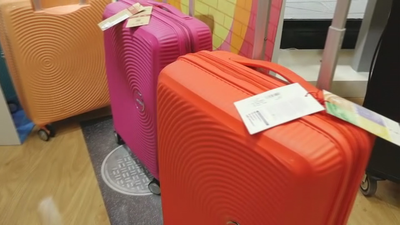 Maletas, bolsos y complementos a precios de chollo en Móstoles