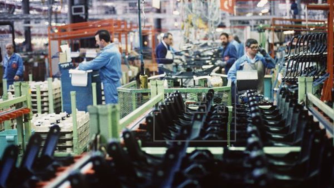 Trabajadores en una fábrica